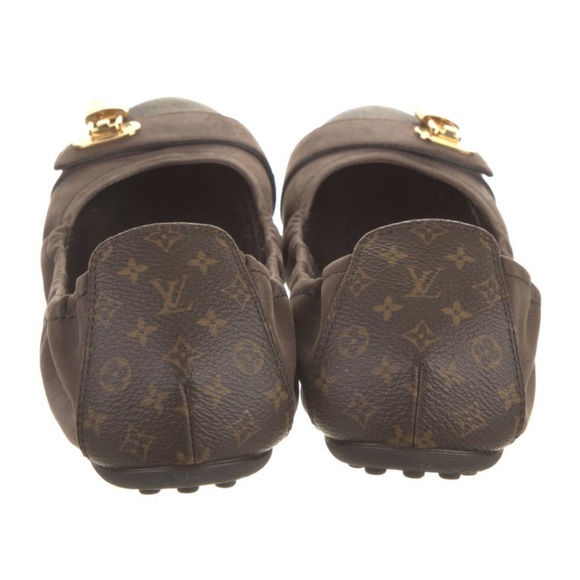 Louis Vuitton Monogram Flats - Picture 4 of 5